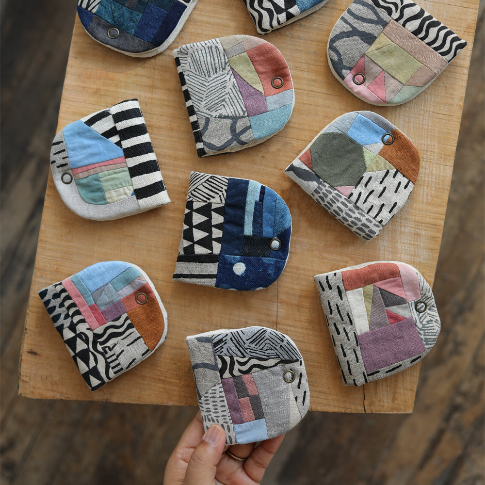 CURVE patchwork needle book