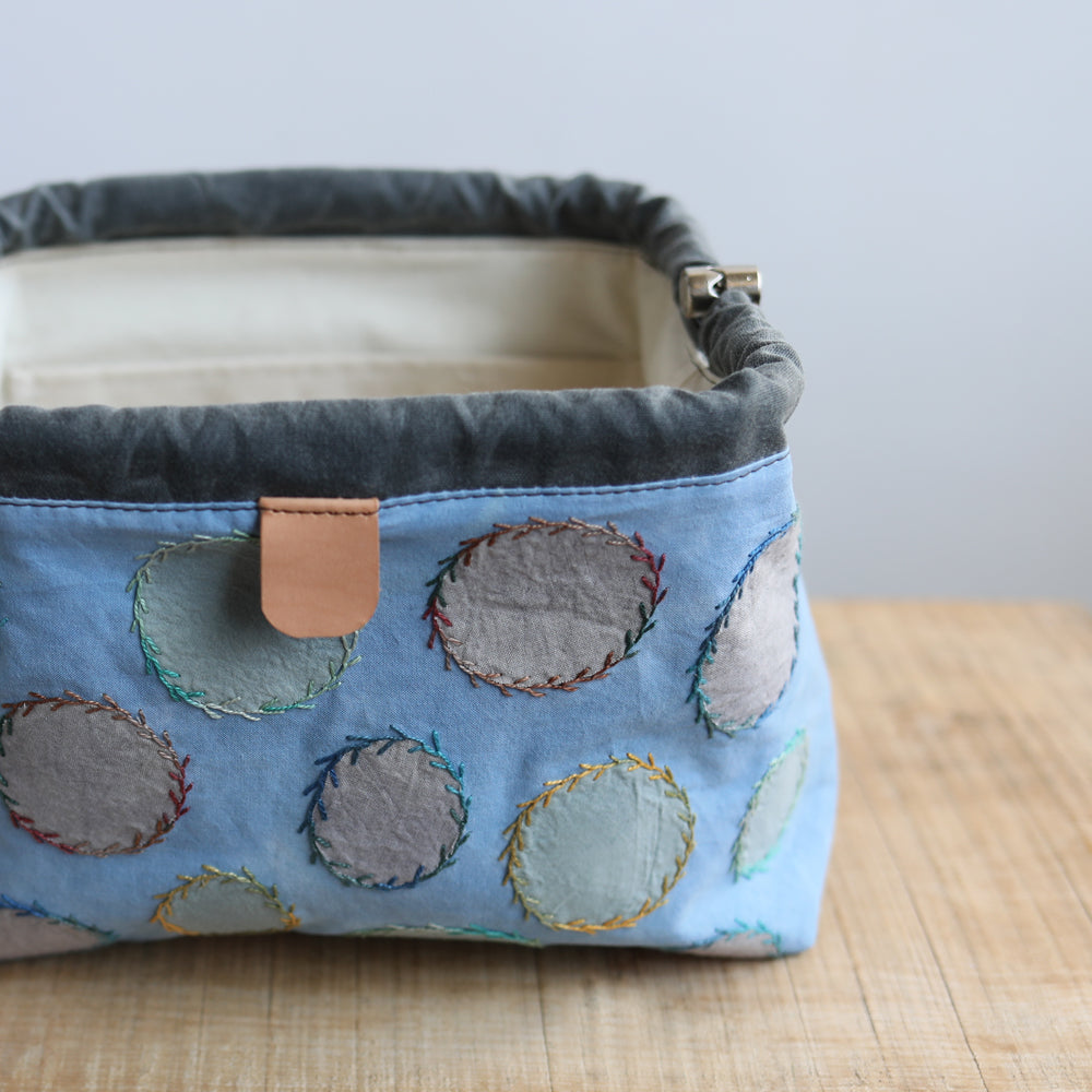 FEATHER STITCH - purse frame