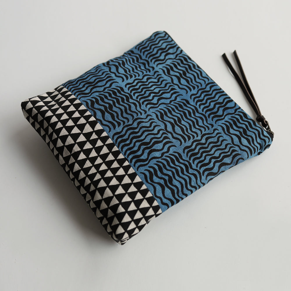 LARGE POUCH - waves/triangle