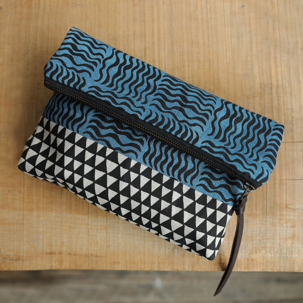 LARGE POUCH - waves/triangle