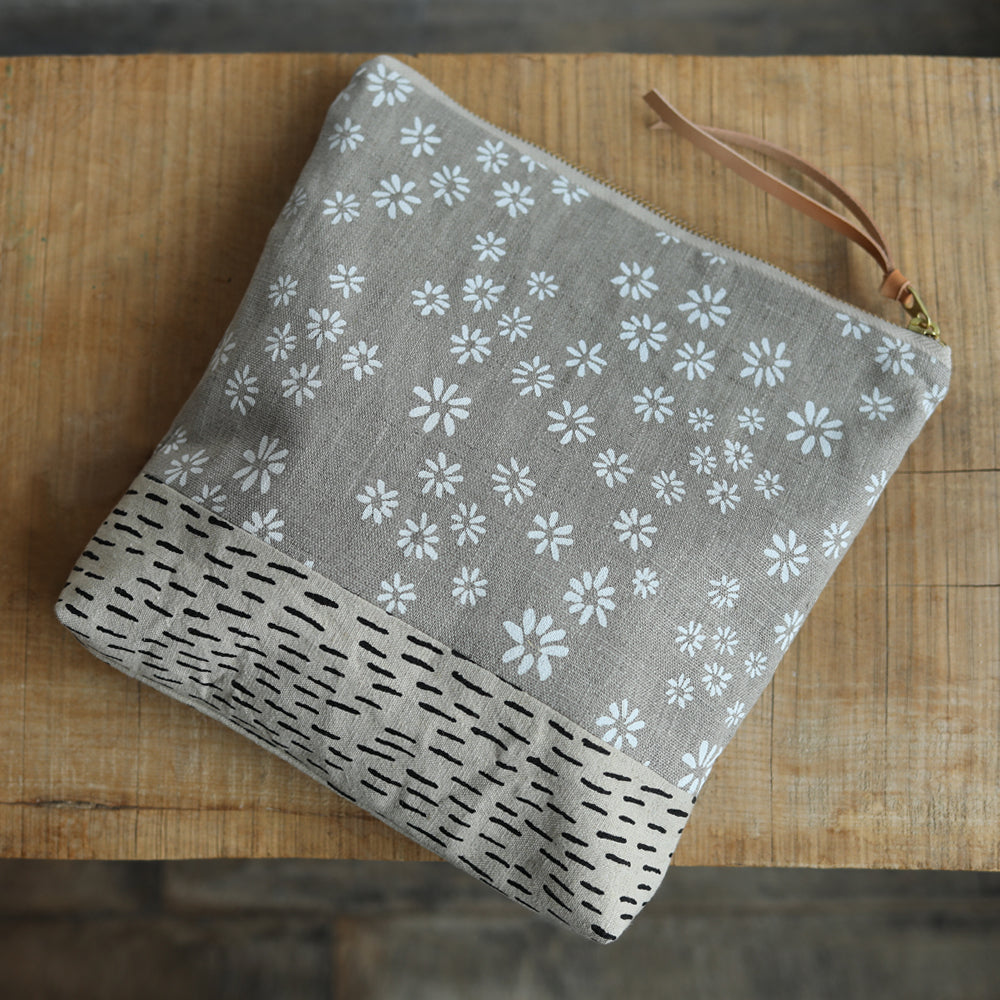 LARGE POUCH - flora/rain