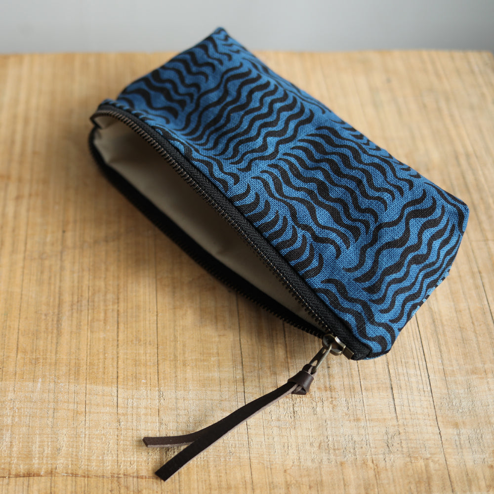 OBLONG POUCH - waves