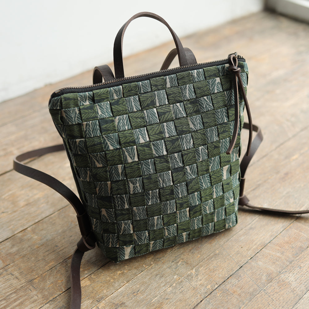 MINI BACKPACK - woven leaves