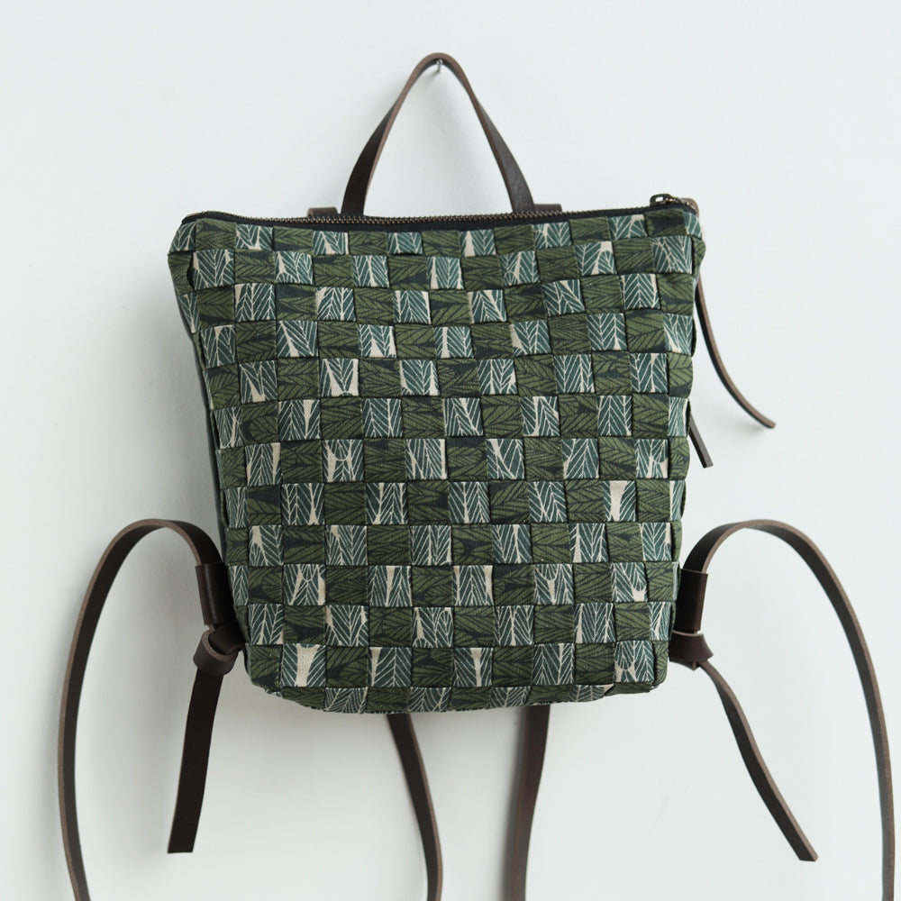 MINI BACKPACK - woven leaves
