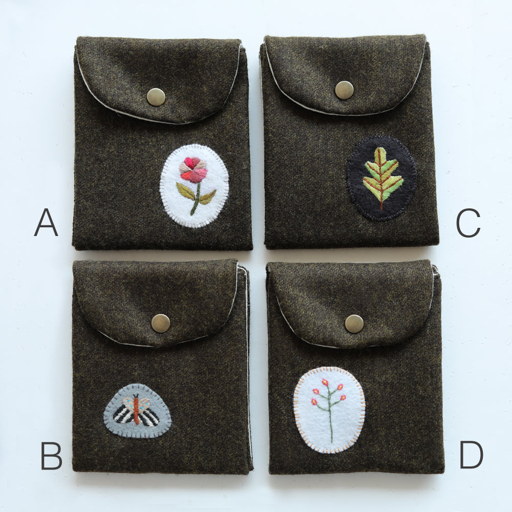 WOOL ACCORDION POUCH