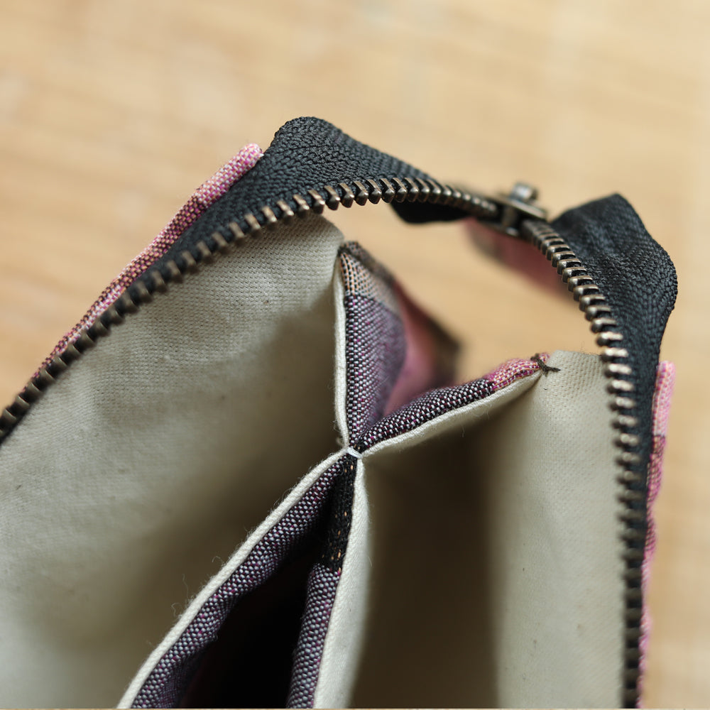 DOUBLE POUCH - grid