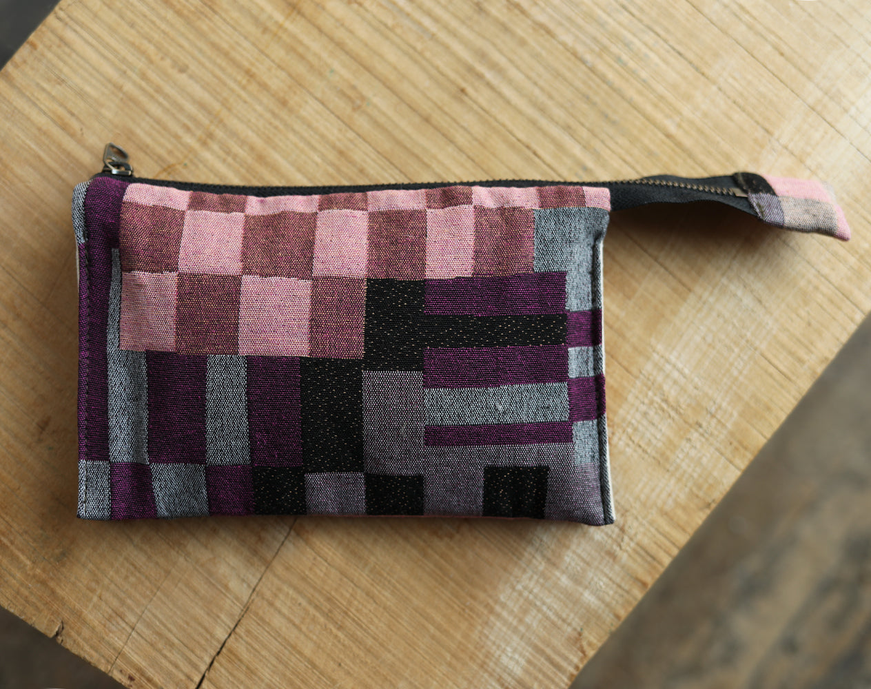 DOUBLE POUCH - grid