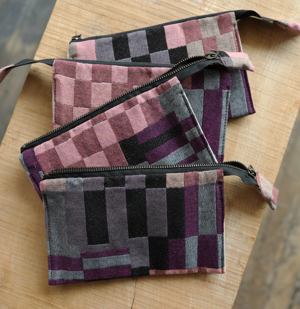 DOUBLE POUCH - grid