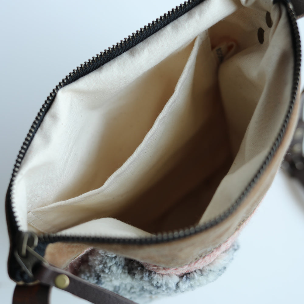 PUNCH NEEDLE BAG - flower