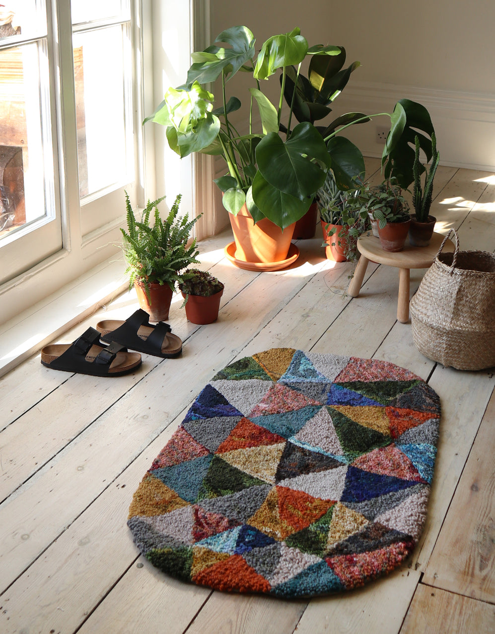 OVAL RUG