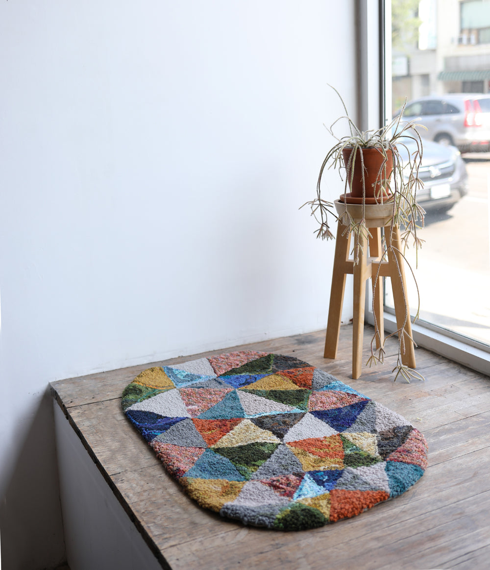 OVAL RUG