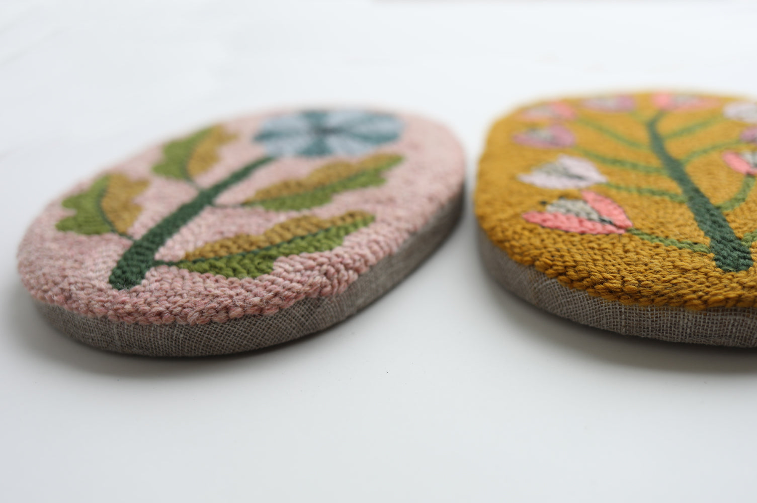 small flower shape 3 - PUNCH NEEDLE