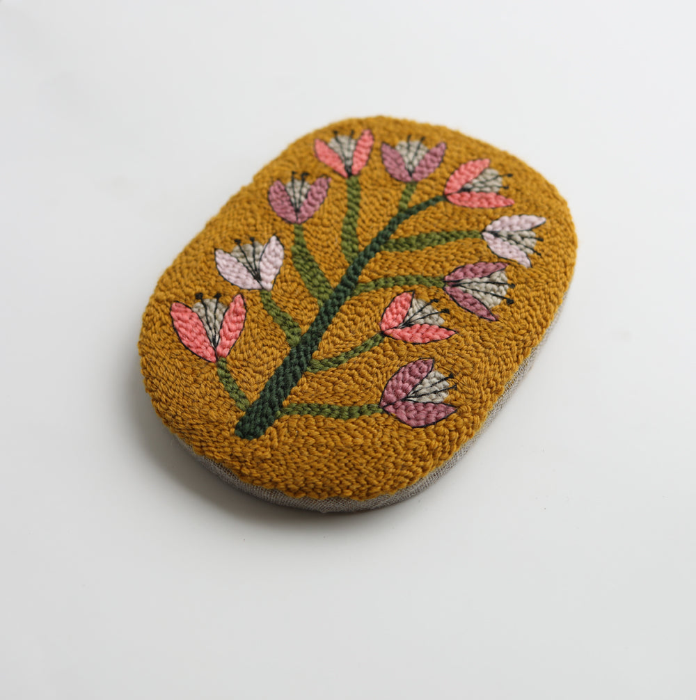 small flower shape 4 - PUNCH NEEDLE