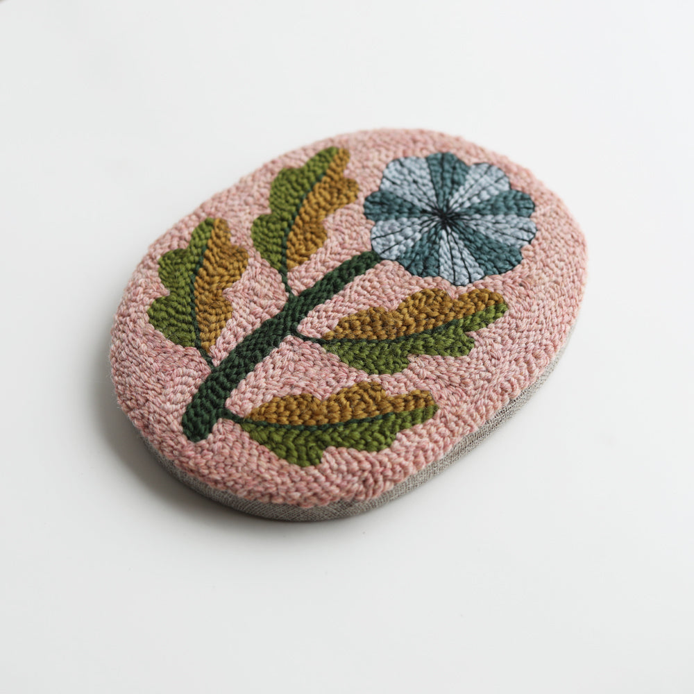 small flower shape 3 - PUNCH NEEDLE