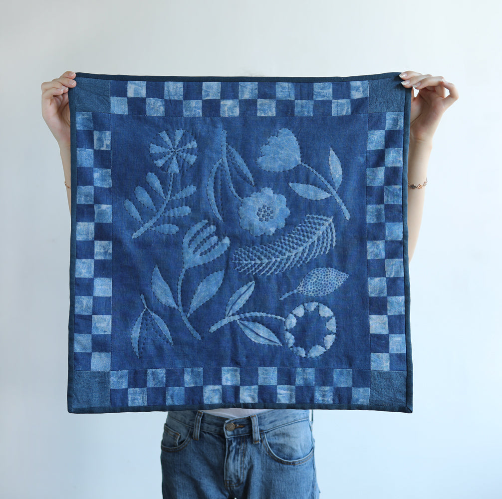 WHOLE CLOTH QUILT - indigo flora grid