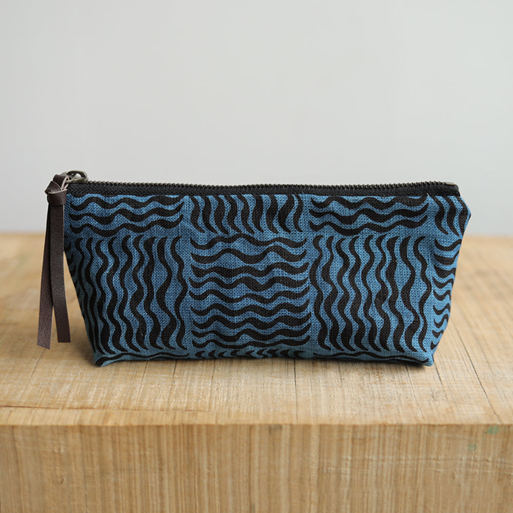 OBLONG  POUCH - waves