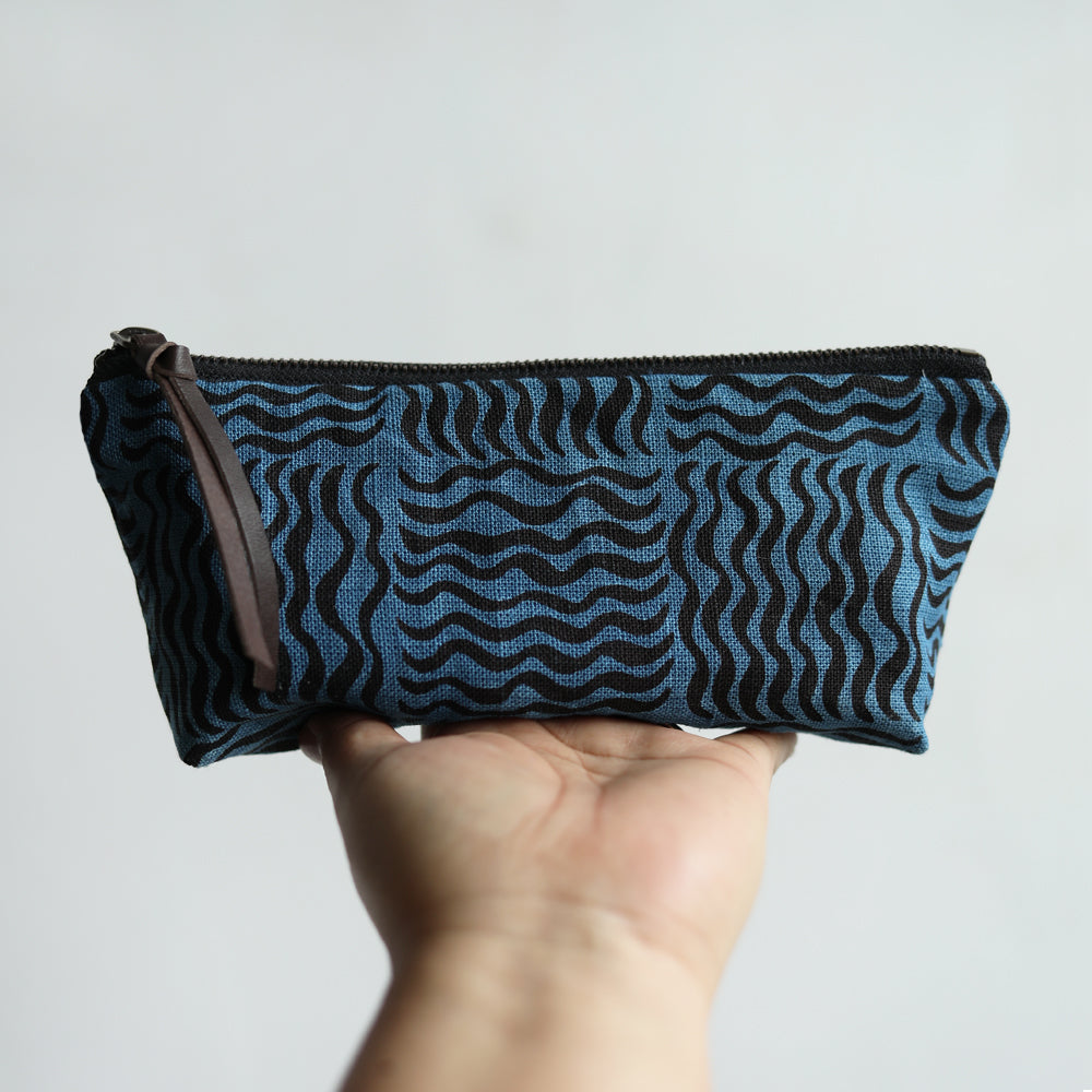 OBLONG  POUCH - waves