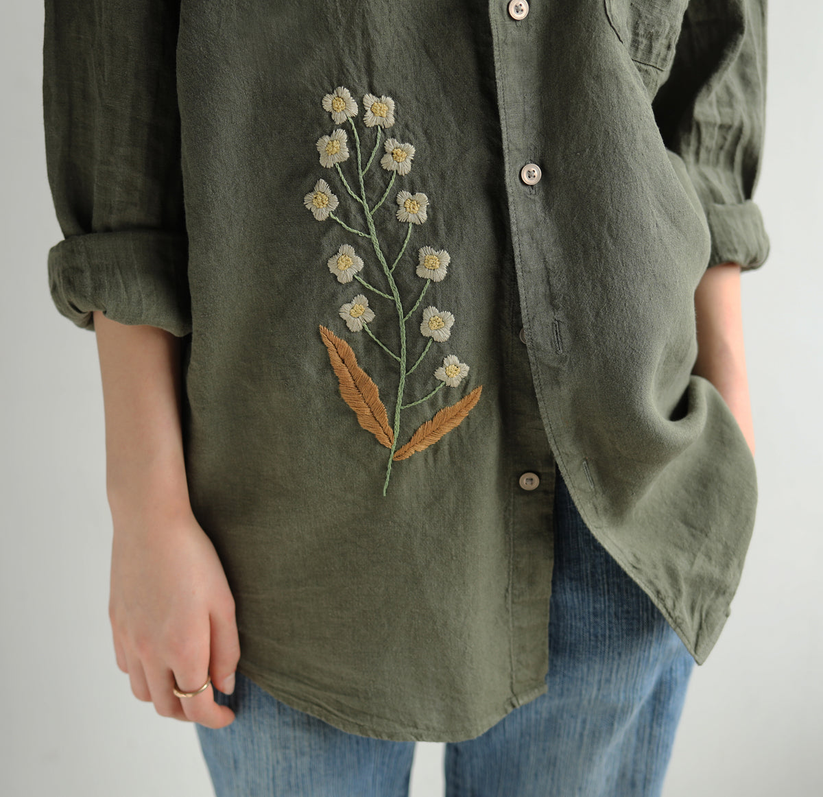 BOTANICAL EMBROIDERY - linen shirt