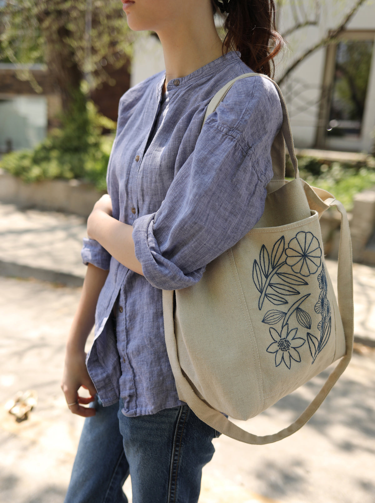 BOTANICAL EMBROIDERY - tote bag