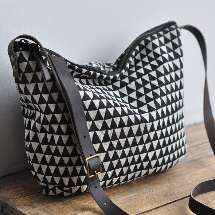 DAY BAG - triangle