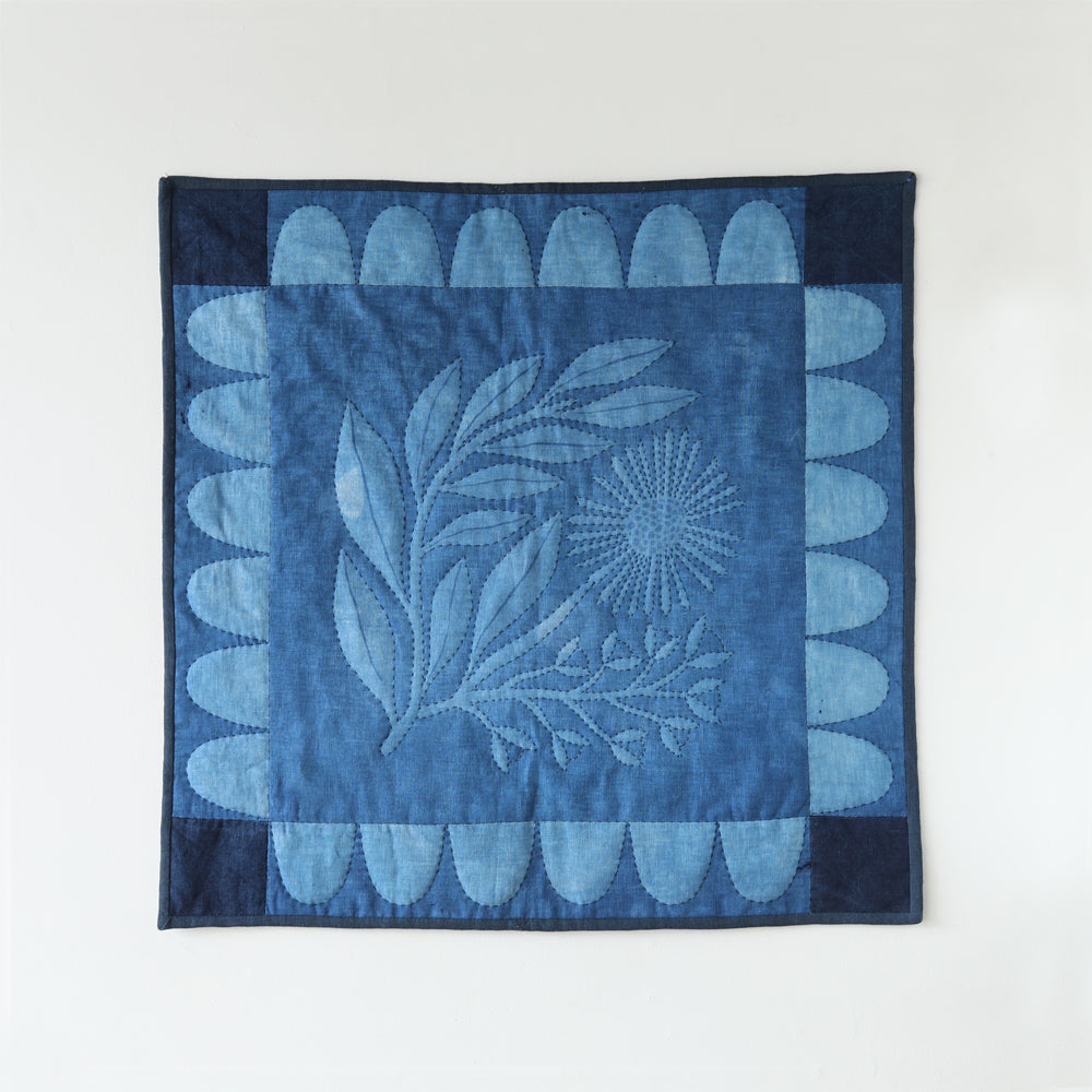 WHOLE CLOTH QUILT - indigo flora scallop