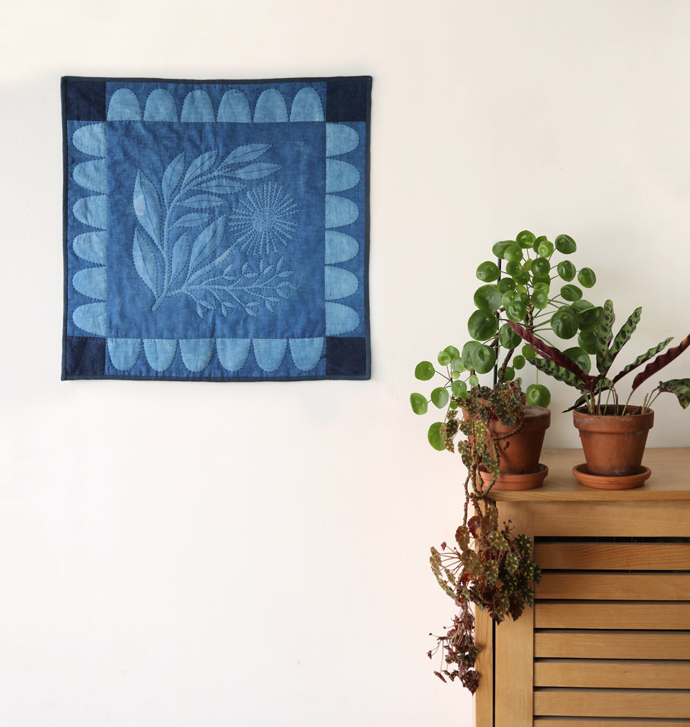 WHOLE CLOTH QUILT - indigo flora scallop