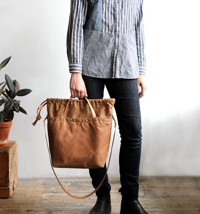 PROJECT TOTE - charcoal/pepita